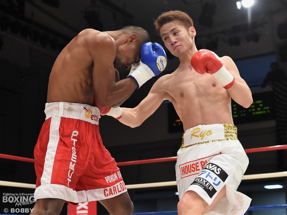 ���{�̉E�{�f�B���y��