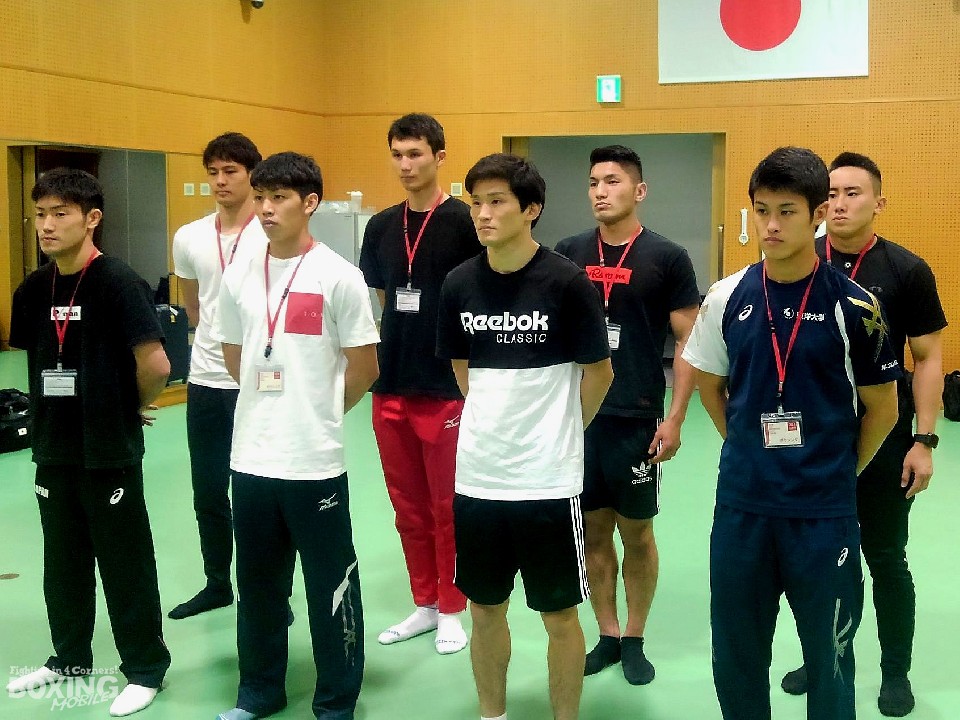 前列が57kg級候補で後列が81kg級候補