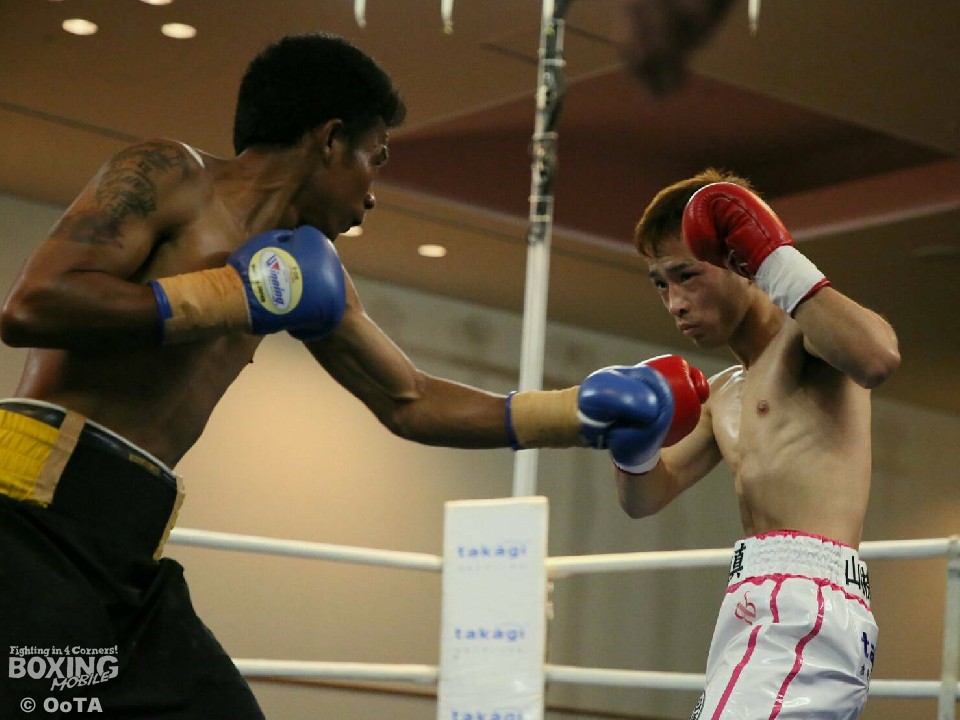 左:ファリス 右:栄