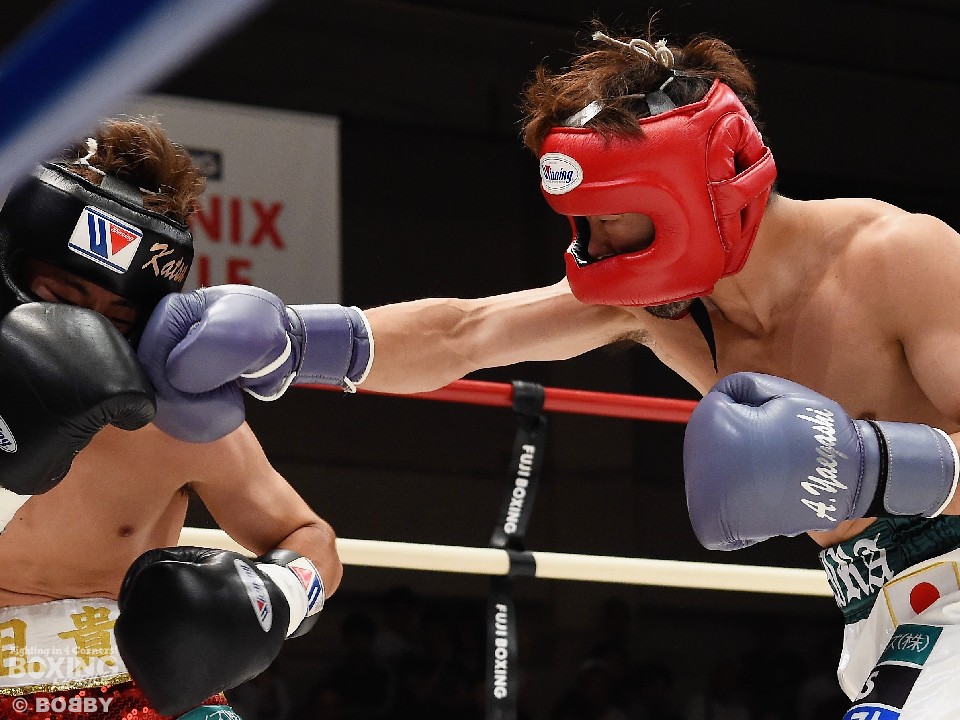 後輩に打ち込む八重樫