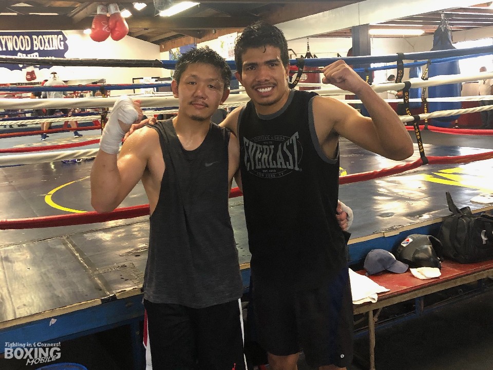 �X�p�[�����O�p�[�g�i�[�̌�NABA(WBA�P��:�k�đ嗤)���҂̃J�����X�E�������X�ƃc�[�V���b�g