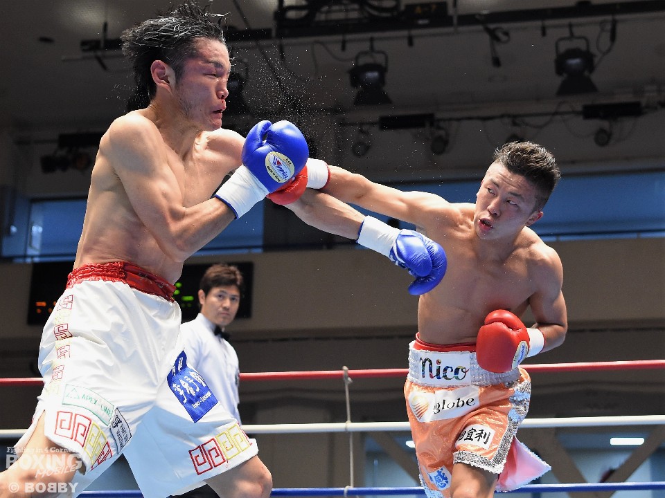 �E:�n���̉E�X�g���[�g���q�b�g