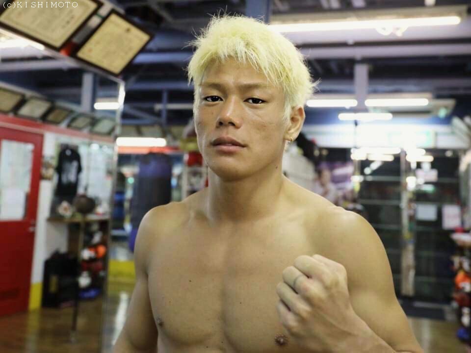 �ŋ��̒���҂��}���钺�g�͌�