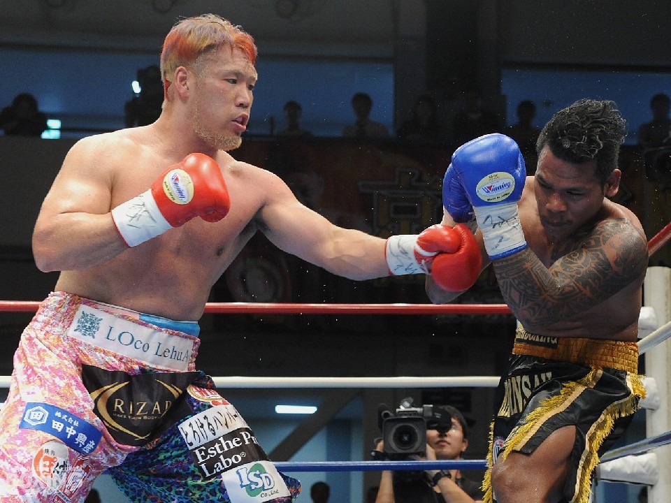 ���{�����Y��1�N�Ԃ�Ƀt�@�C�g