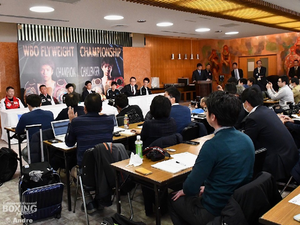 �c���P���̐��E��s���𐶔z�M