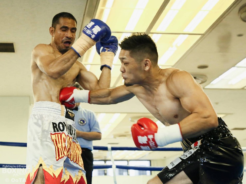 �E:�ʕ{���n���̃����O�ɓo��