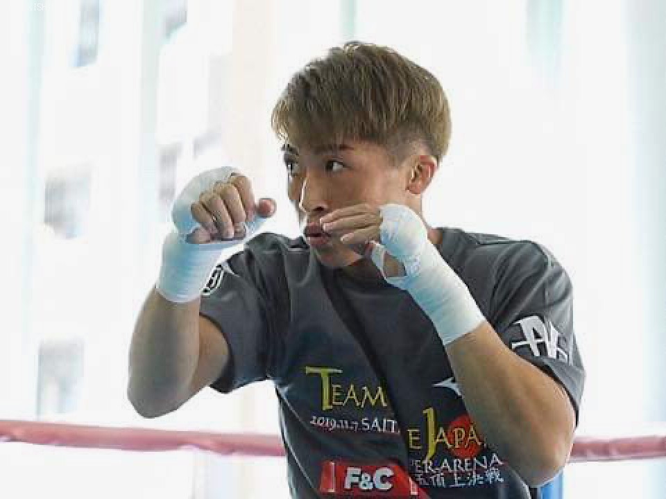 ��㏮�킪10���Ԃ̗��K�œS�̃J�[�e��