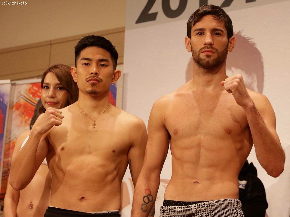 井岡一翔:52.1kg シントロン:52.0kg