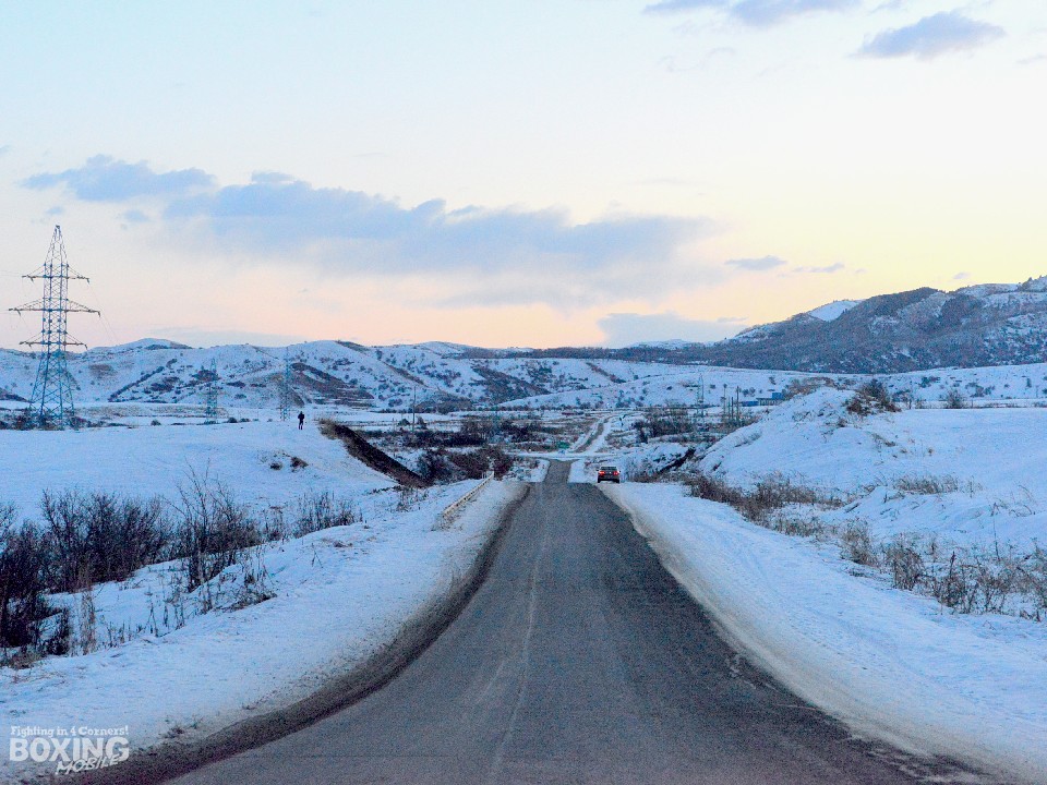 果てしない道の先にある最強の合宿施設へ