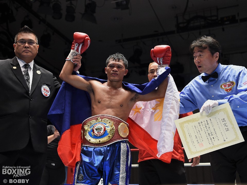 �����Ƃ��ɐ��E�N���X�̃T���_�[��