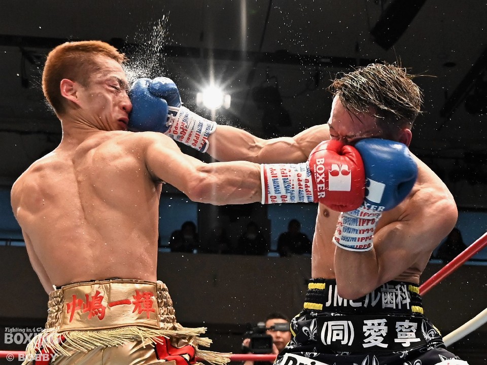 左:中嶋と右:堤が大激戦