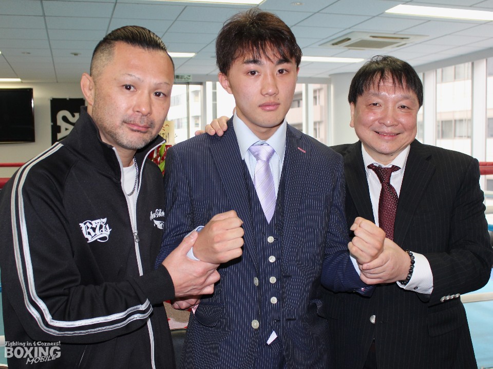 ���E�D��g���[�i�[�Ƃ̐e�q��Œ��_��ڎw��