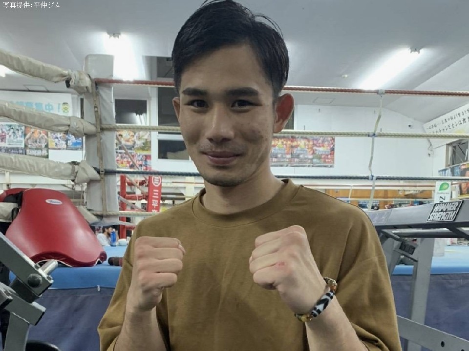 サンダー照屋(平仲)がメインを務める