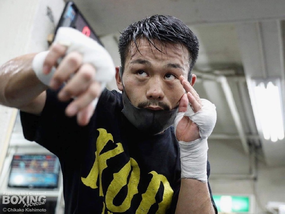 電話取材に応じた堤聖也(角海老宝石)