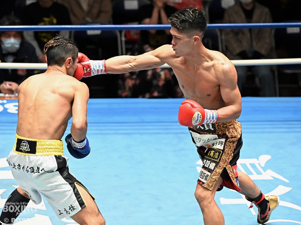 右:宇津木秀(ワタナベ)の右!