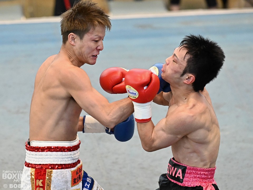 左:春口直也(橋口)の右がヒット!