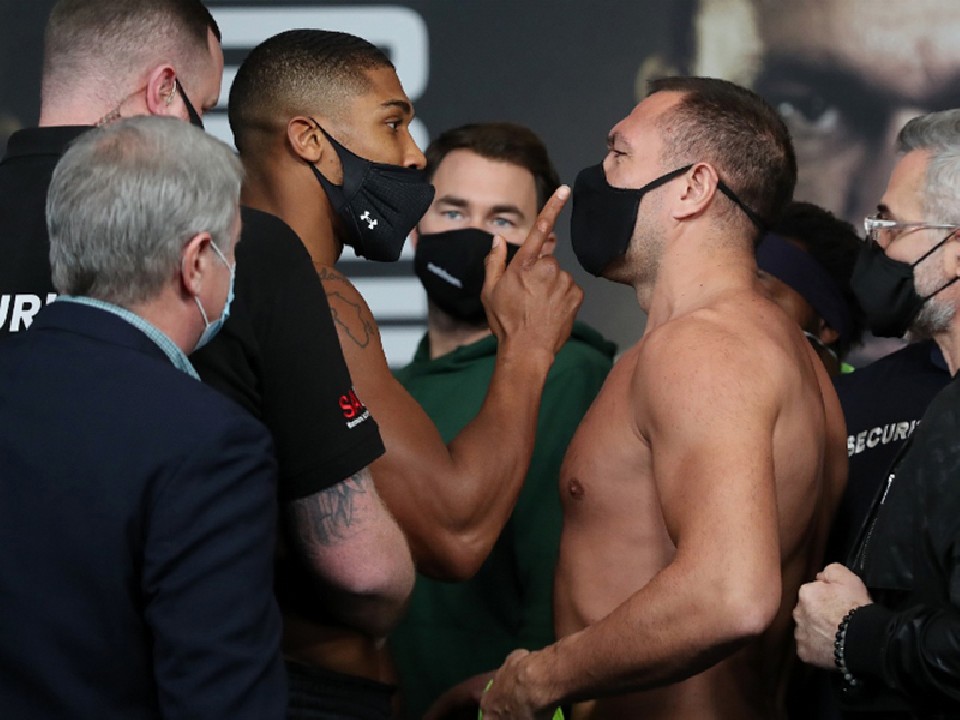 WBA�X�[�p�[&IBF&WBO���E�w�r�[���^�C�g���}�b�`