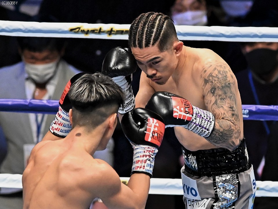 ��A���Ƀ^�g�D�[���I�o�����䉪����