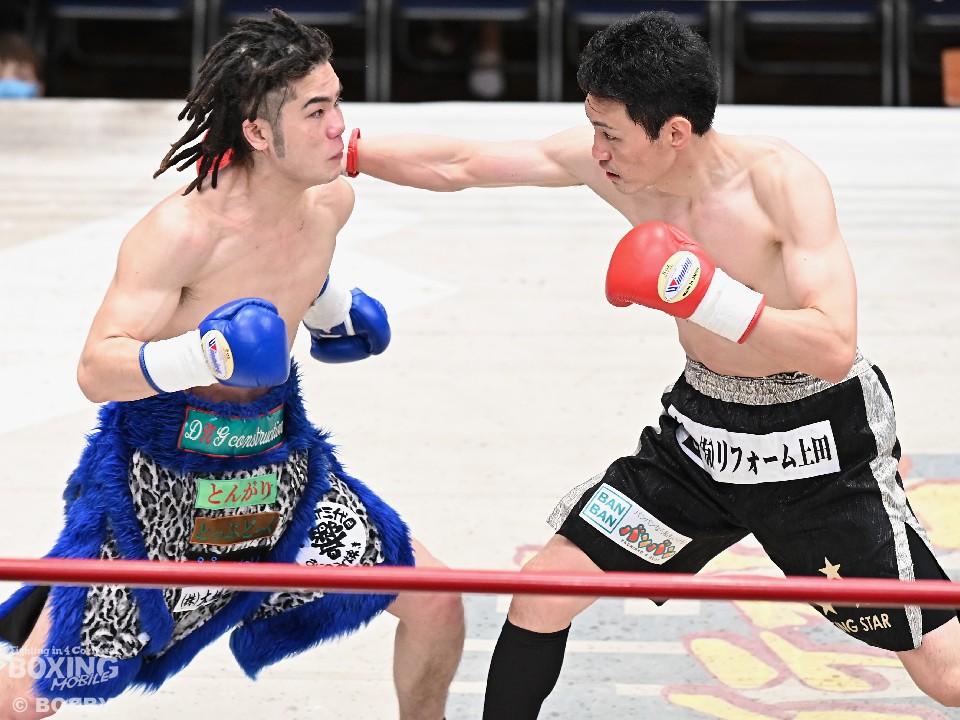 左:大保龍球(神奈川渥美)<br>右:日野僚(川崎新田)