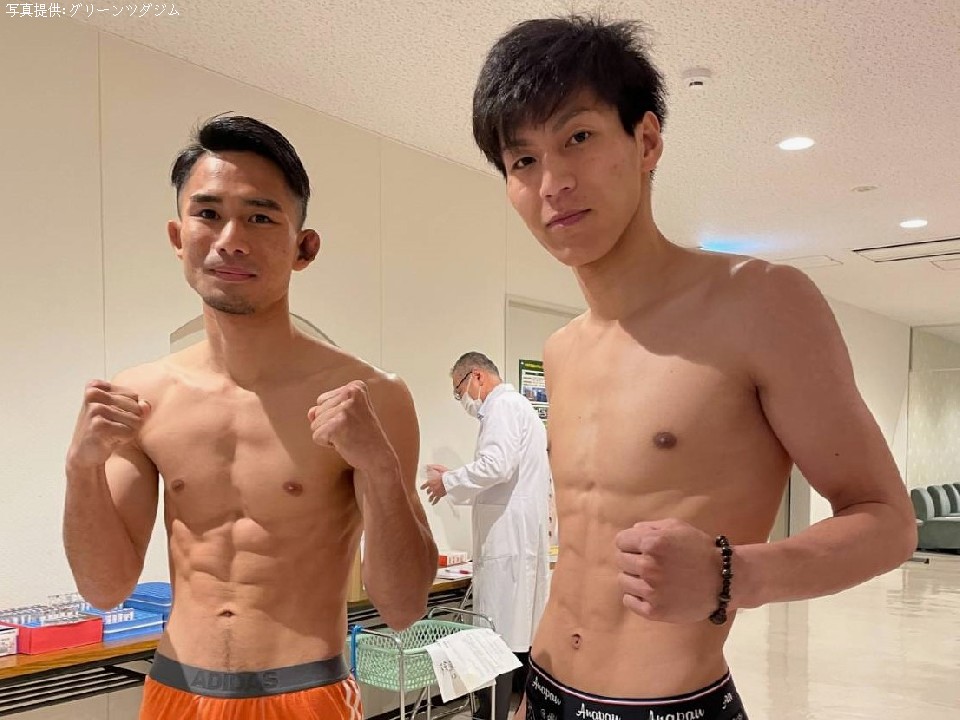 ��:�T���_�[�Ɖ�(����)<br>�E:�����r�M(�O���[���c�_)