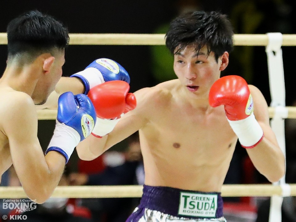 左:サンダー照屋(平仲) <br>右:下町俊貴(グリーンツダ)