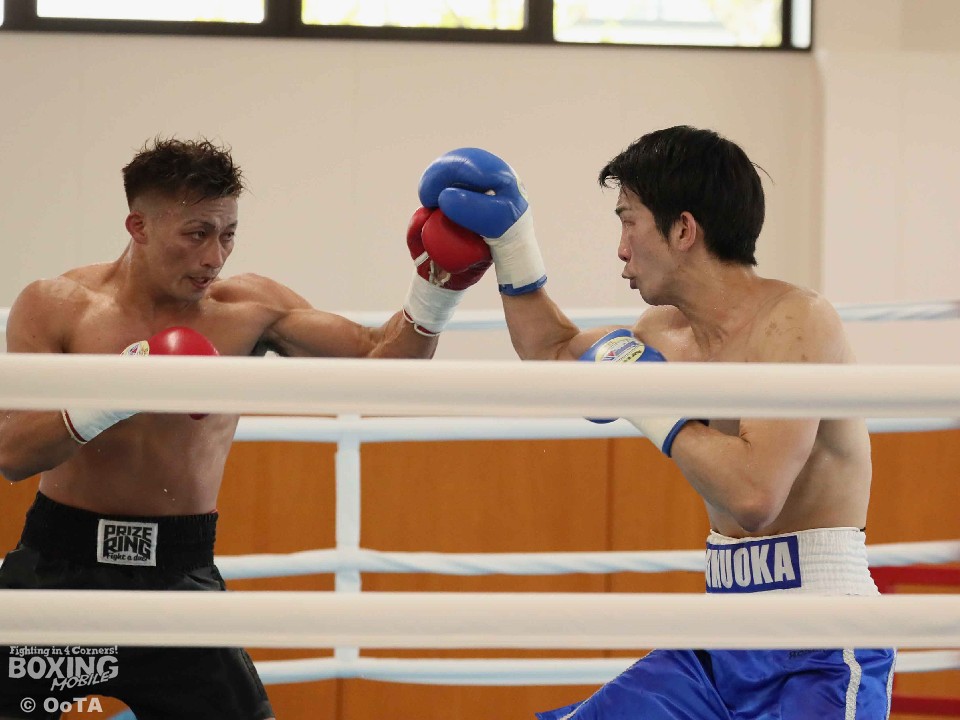 左:平安山太樹(33=ナカザト)<br>右:野田知鷹(29=FUKUOKA)