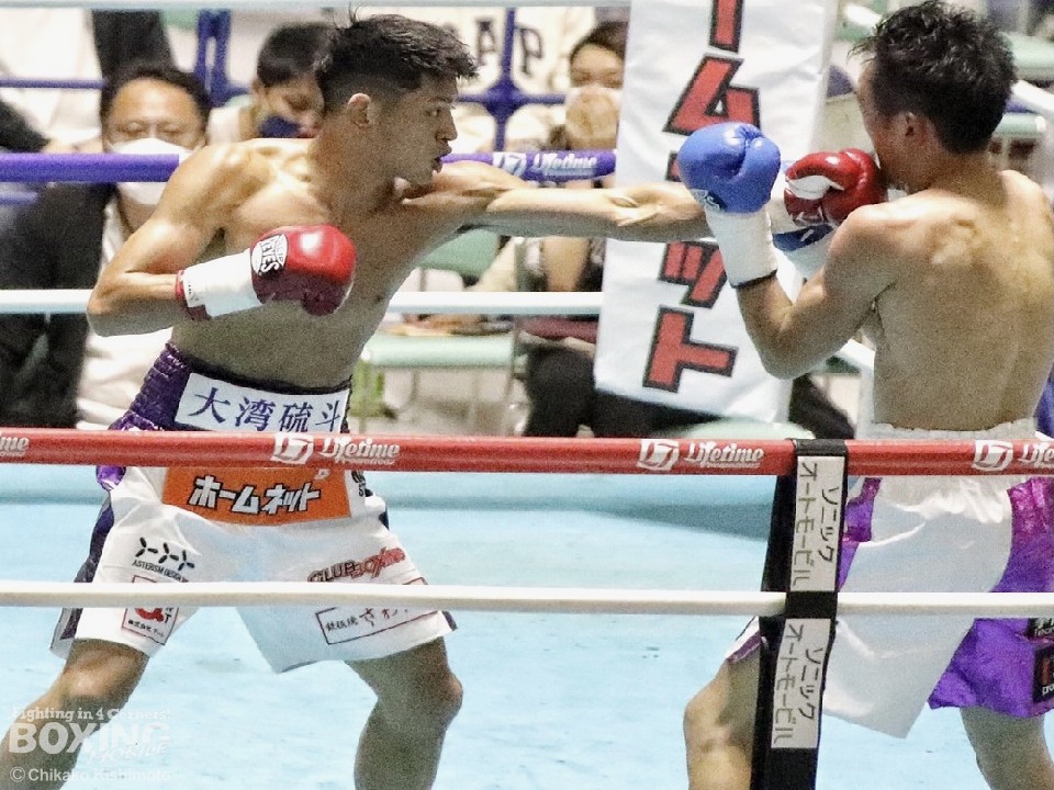 大湾硫斗の右ストレート!