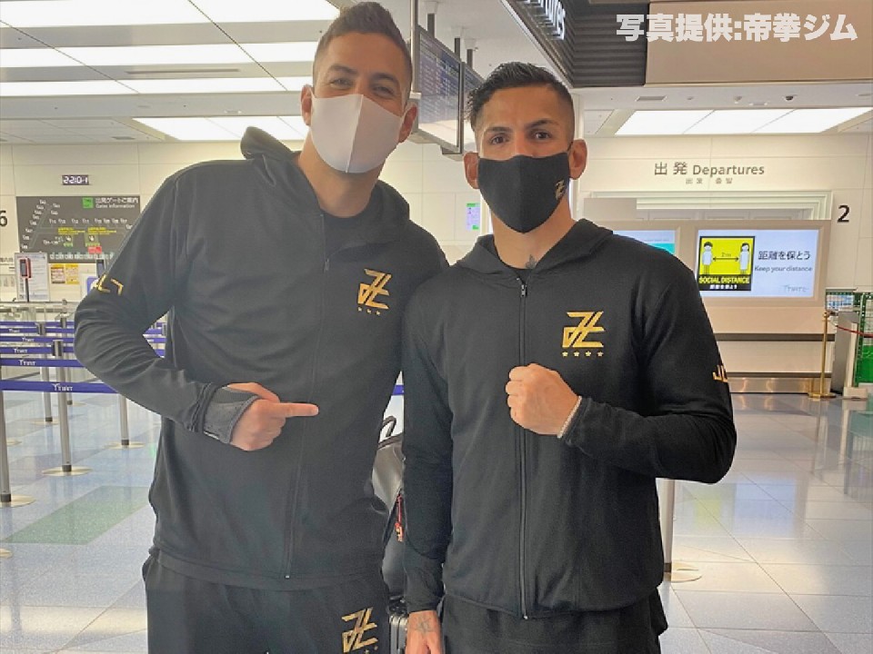 ���i���X�����E�����D�҂�ڎw���ăx�K�X��!