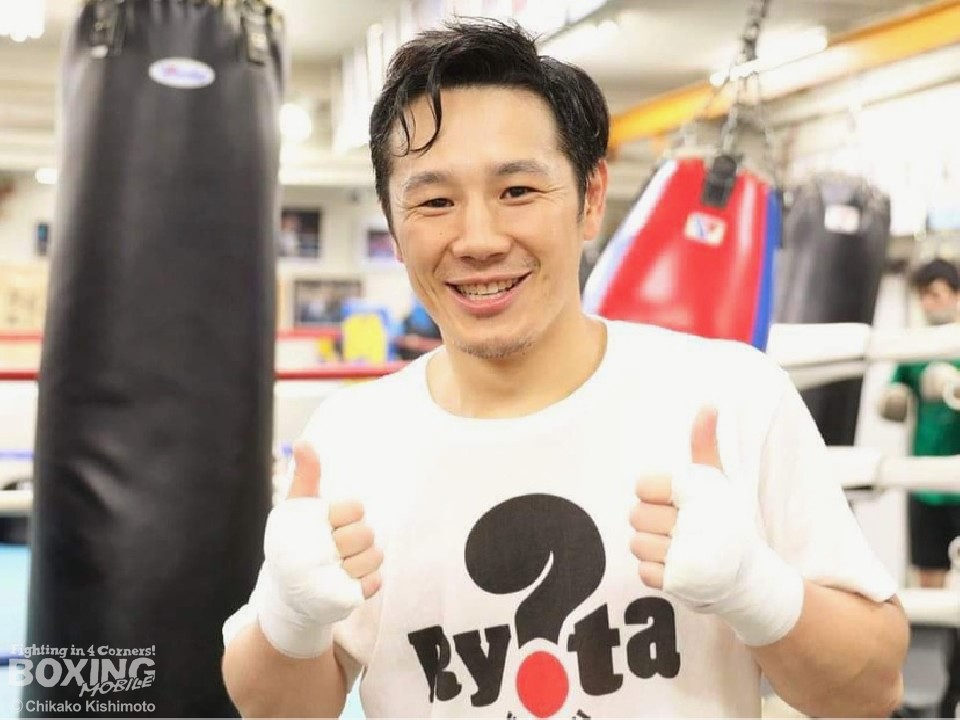 �^�C�g��������̗�؉�O(�p�C�V���)