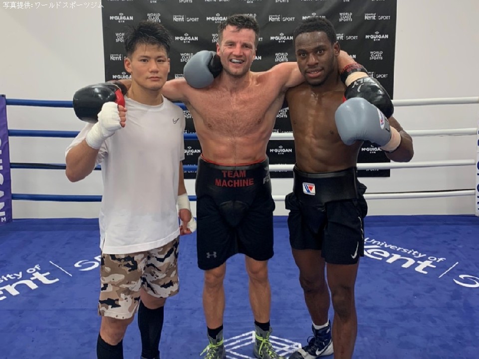 ����:�A���\�j�[�E�t�@�E���[(�p��)�ƃX�p�[�����O