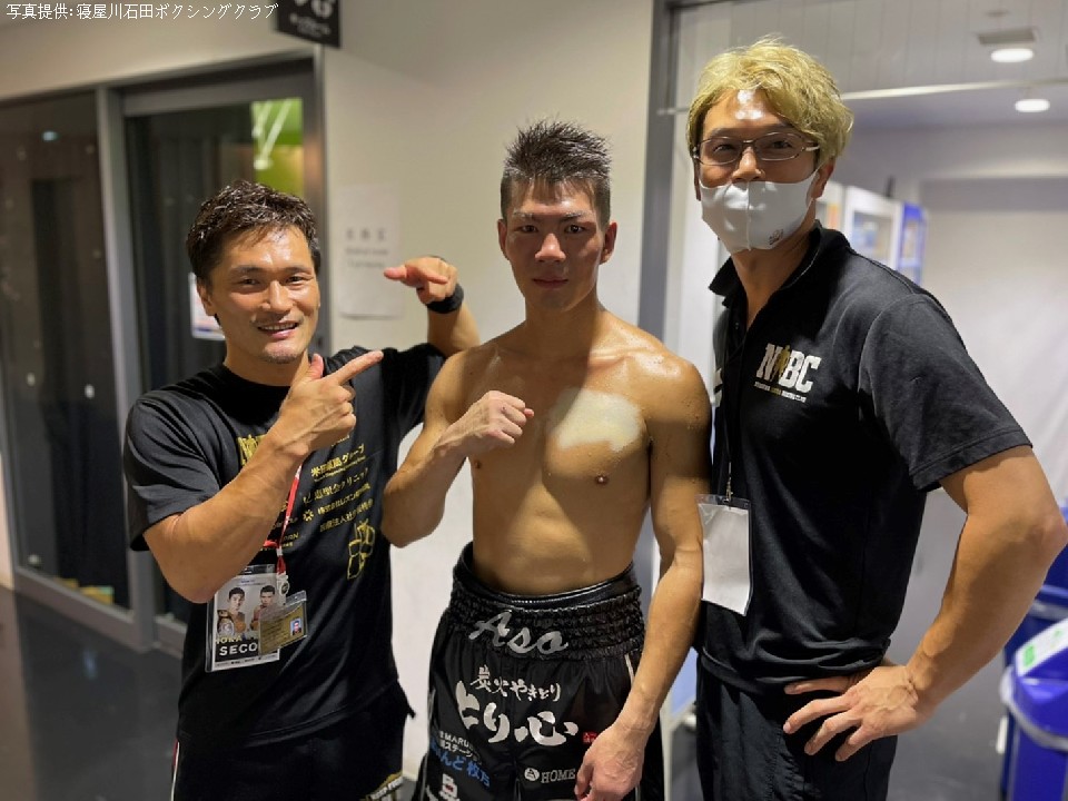 ��:���X�؉��_�g���[�i�[<br>����:�Θe����<br>�E:�Γc���T�