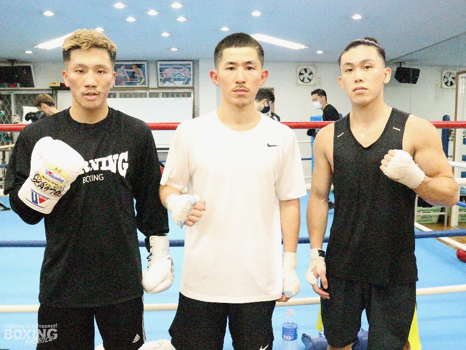 左から山ア海斗、峯佑輔、デカナルド闘凜生