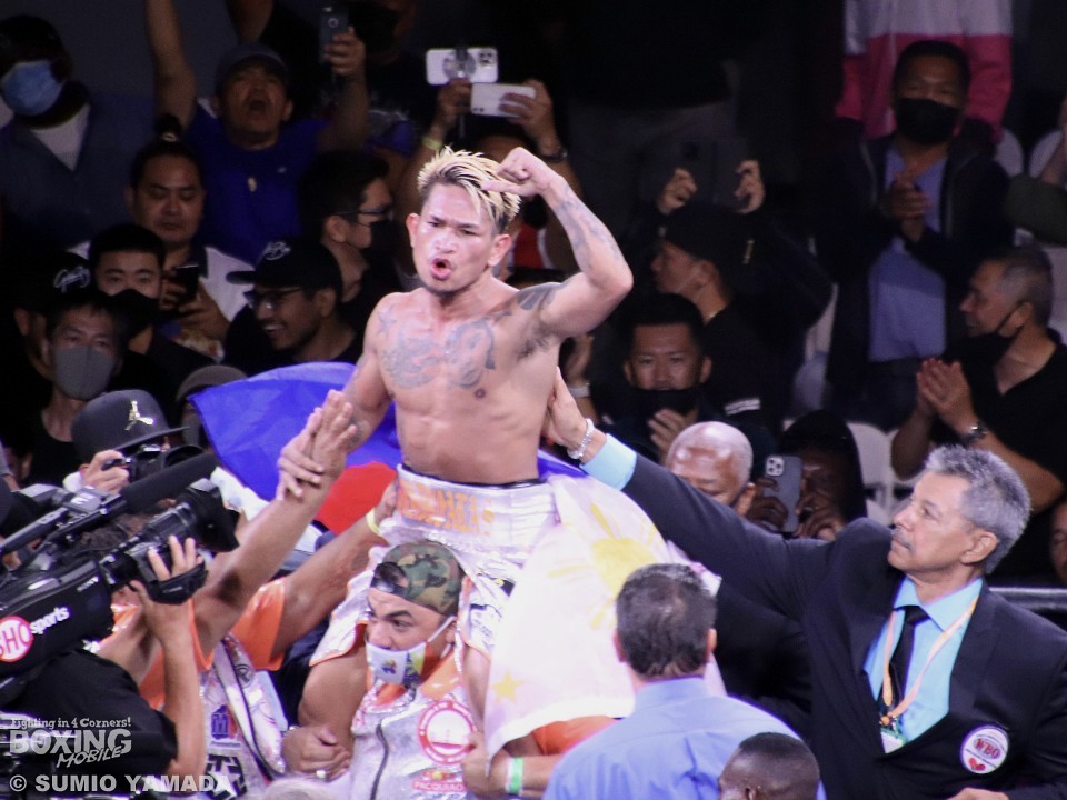 �J�V�������̒��s�ǂŎ������~!�o�g���[�̓A�O�x�R�Ƒΐ�