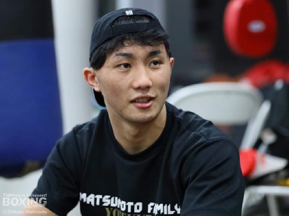 ���{�\�C(22)���t�W�e���r�ɏo��