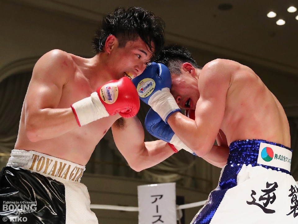 �x�R����3�N4�����Ԃ�ɋ��s