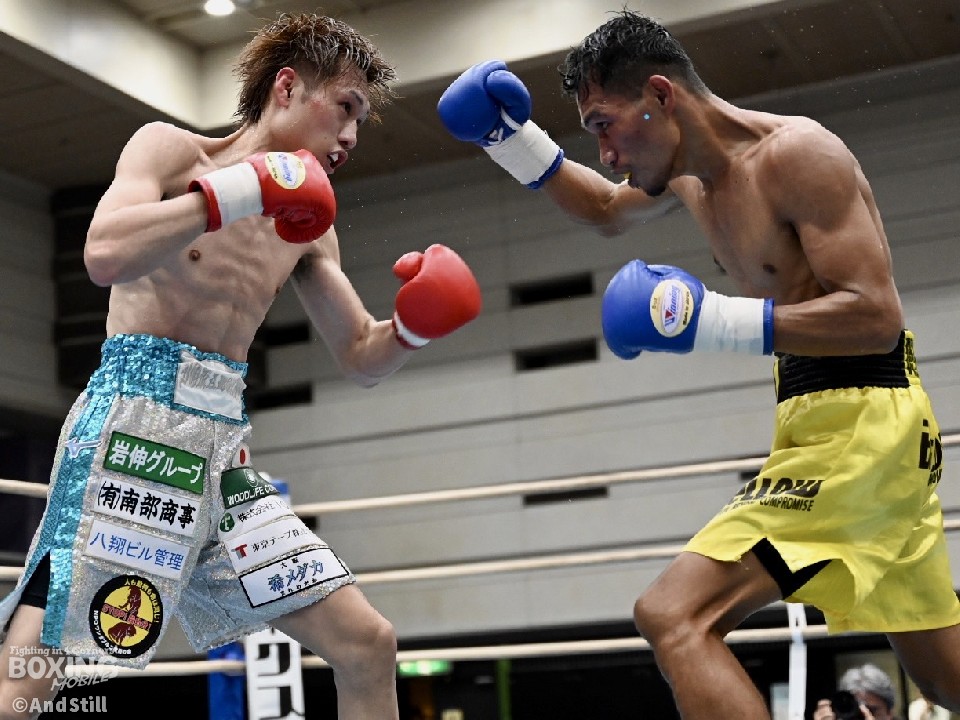 左:石田匠(井岡)の再起戦