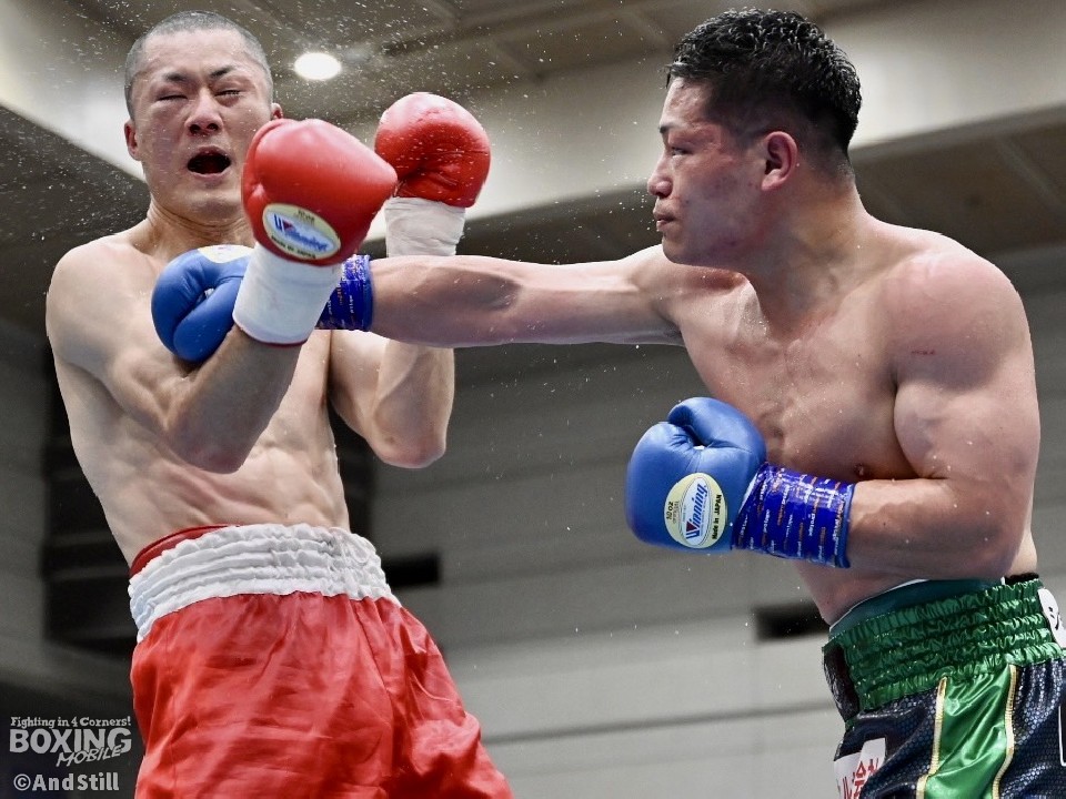 右:中島玲(石田)の右がヒット!