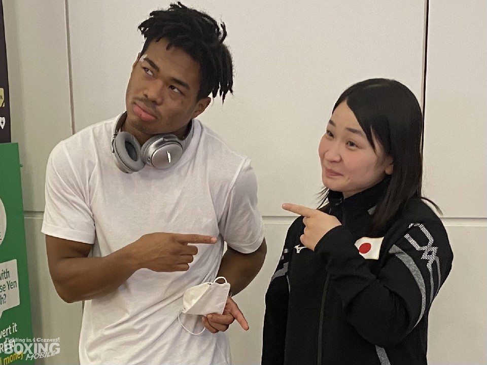 ���E�g�b�v�����̃A�X���[�g���M��