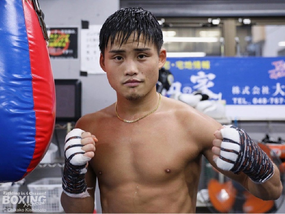 王座統一戦に臨む京口紘人(ワタナベ)