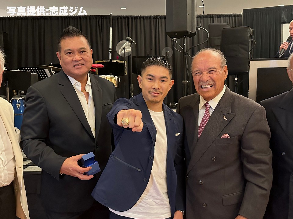 井岡一翔(志成)