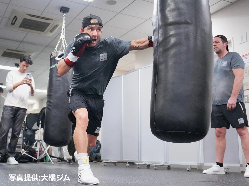 サウスポーも披露