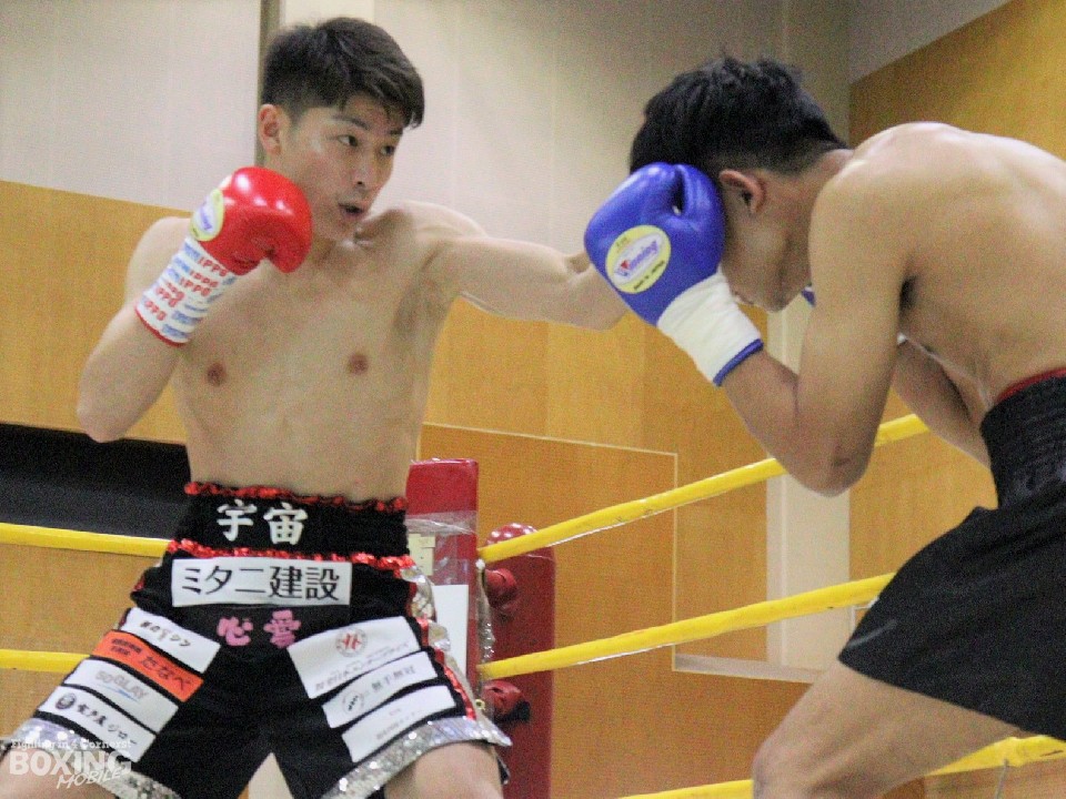 福永宇宙(黒潮)の左!