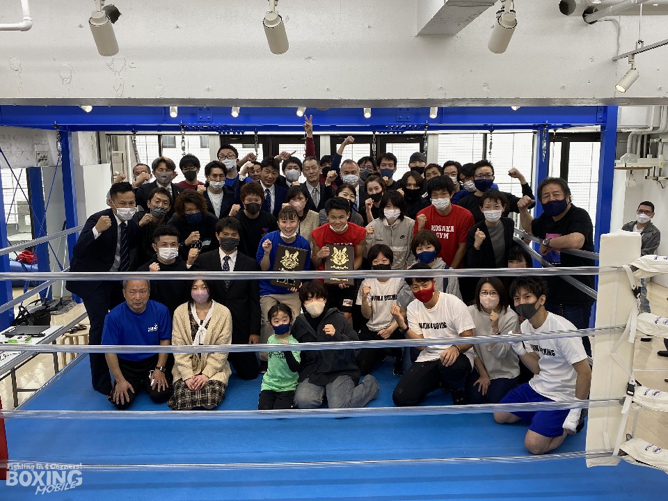 �}�X�{�N�V���O�𗬐�