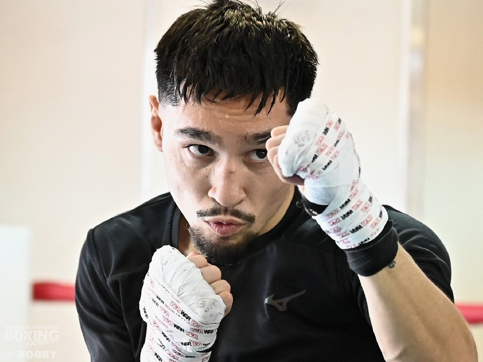 �r�b�O�`�����X�ɔR����