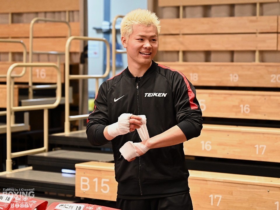 �ߐ{��V�S�̃f�r���[��͑�4����!