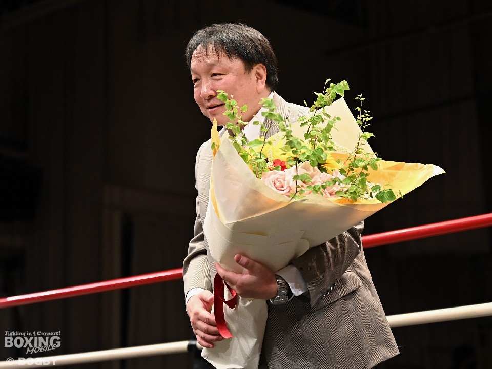 �j�E��100��t�F�j�b�N�X�o�g��