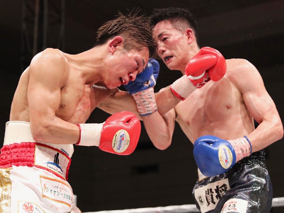 意地のぶつかり合い!