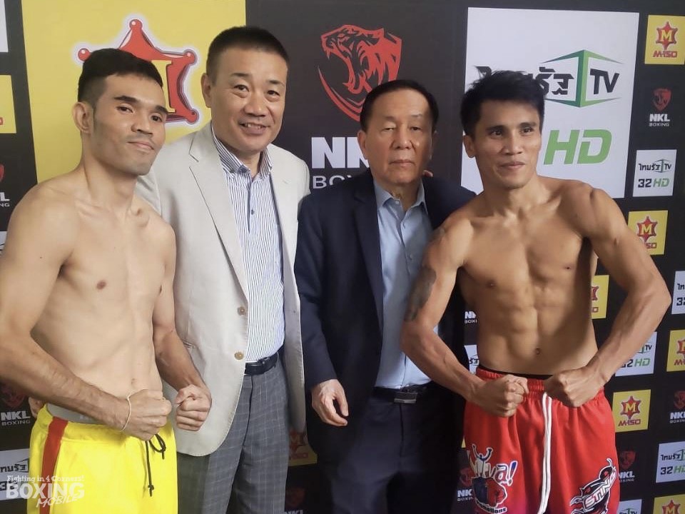 �i���|��vs�A�X�g�����r�I