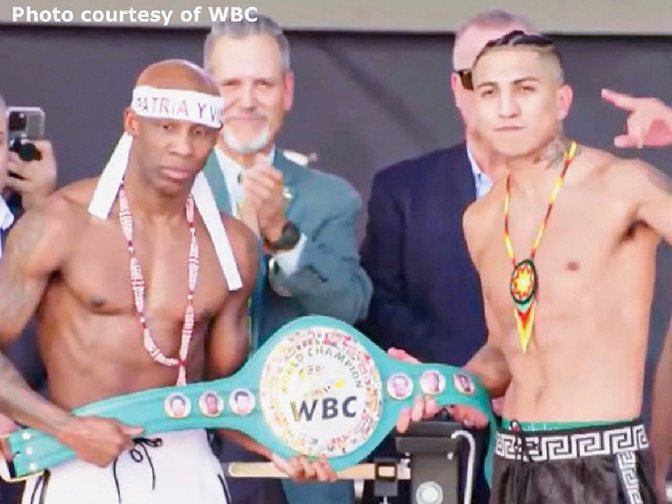 �J�l��vs�`���[����A���_�[