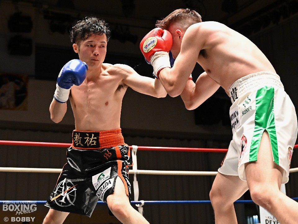 KO����! ���C�g�t���C���ŋ�����҂�����!